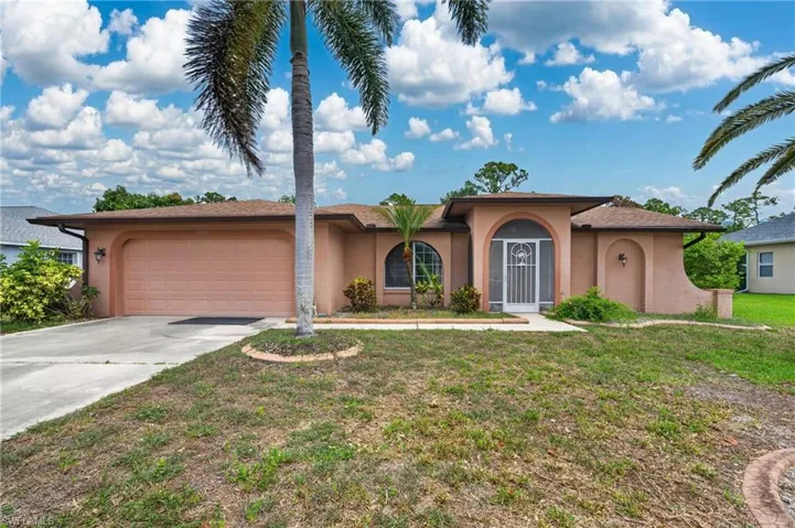 6731  Eagle Tree  CT, North Fort Myers, FL 33917