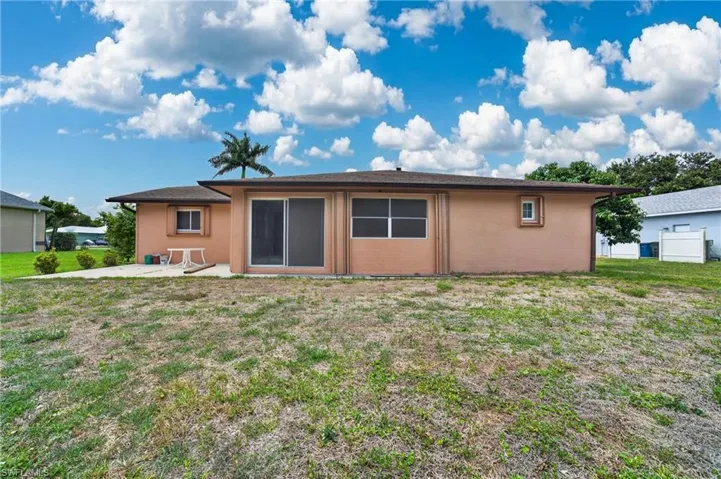 6731  Eagle Tree  CT, North Fort Myers, FL 33917