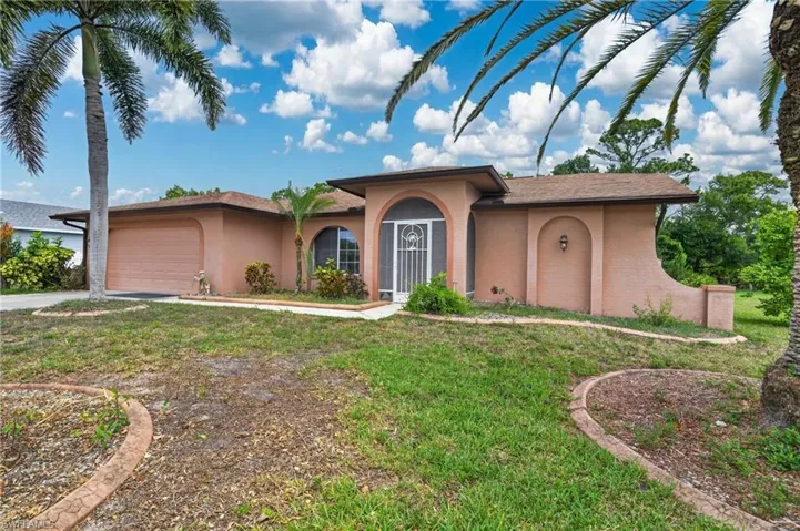 6731  Eagle Tree  CT, North Fort Myers, FL 33917