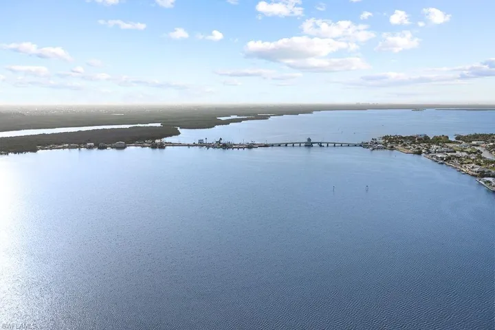 2821 Bruce St, Matlacha, Florida 33993