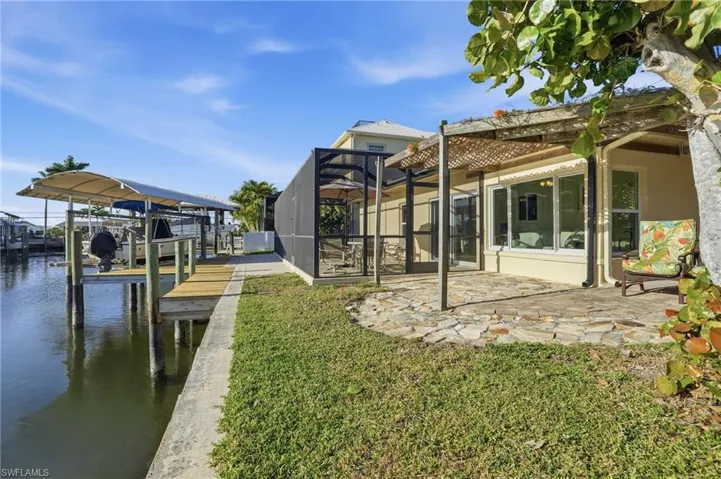2821 Bruce St, Matlacha, Florida 33993