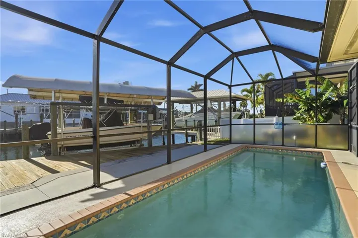 2821 Bruce St, Matlacha, Florida 33993