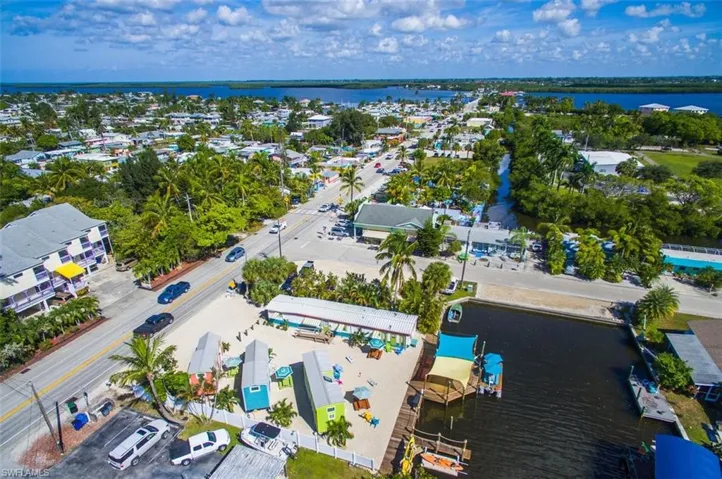 2821 Bruce St, Matlacha, Florida 33993