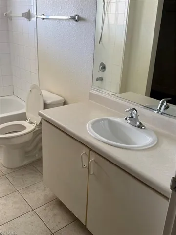 8275 Key Royal Cir 1132, Naples, Florida 34119