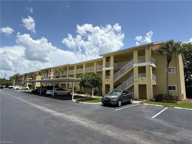 8275 Key Royal Cir 1132, Naples, Florida 34119