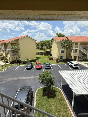 8275 Key Royal Cir 1132, Naples, Florida 34119
