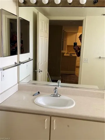 8275 Key Royal Cir 1132, Naples, Florida 34119