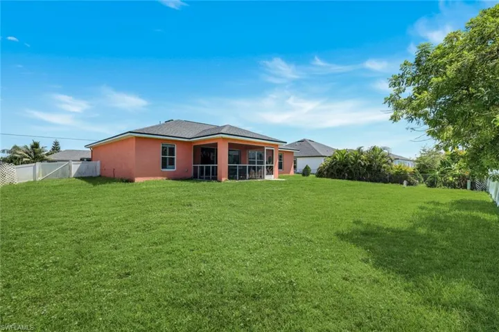 1422 Ne 18th St, Cape Coral, Florida 33909