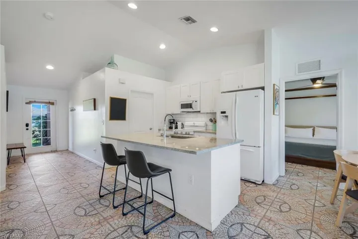 1422 Ne 18th St, Cape Coral, Florida 33909