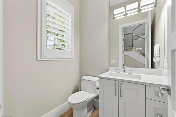 888 10th Ave S, Naples, Florida 34102