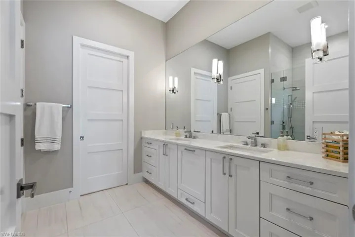888 10th Ave S, Naples, Florida 34102
