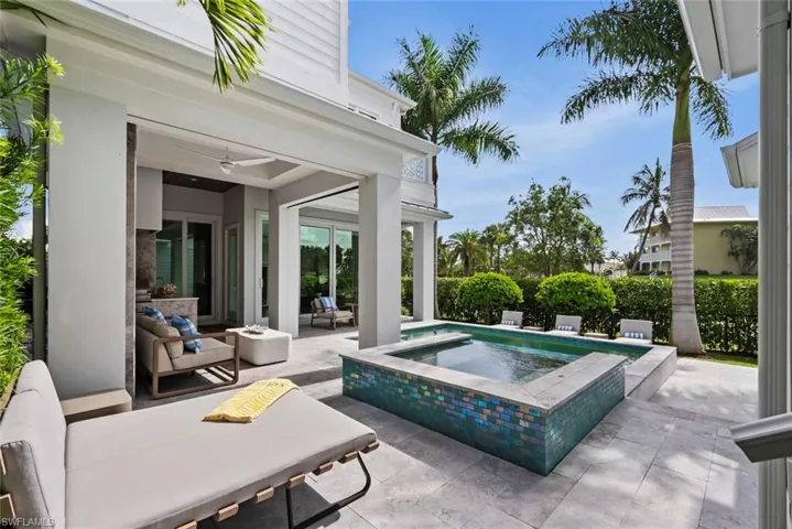 888 10th Ave S, Naples, Florida 34102