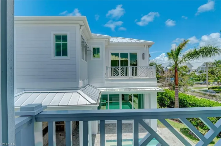 888 10th Ave S, Naples, Florida 34102