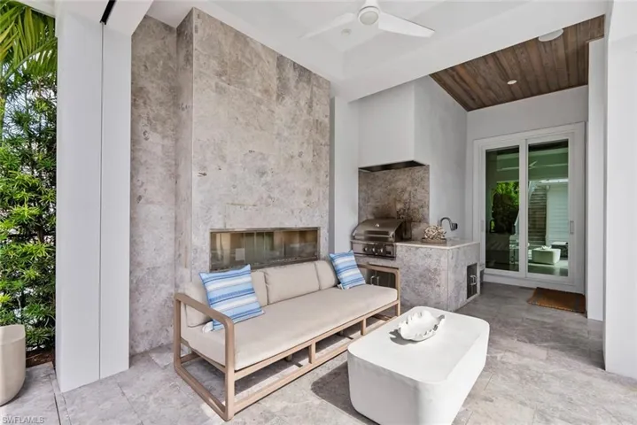 888 10th Ave S, Naples, Florida 34102