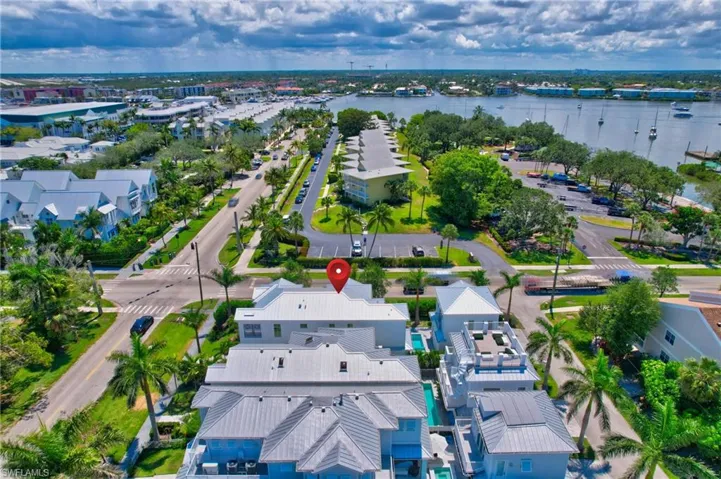 888 10th Ave S, Naples, Florida 34102
