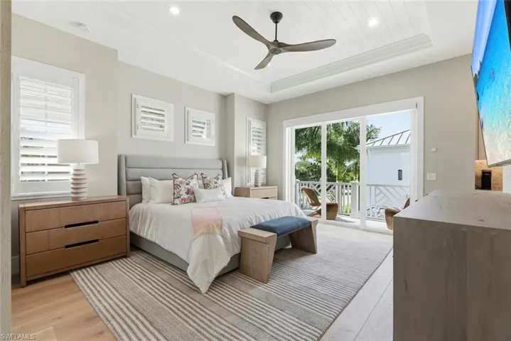 888 10th Ave S, Naples, Florida 34102