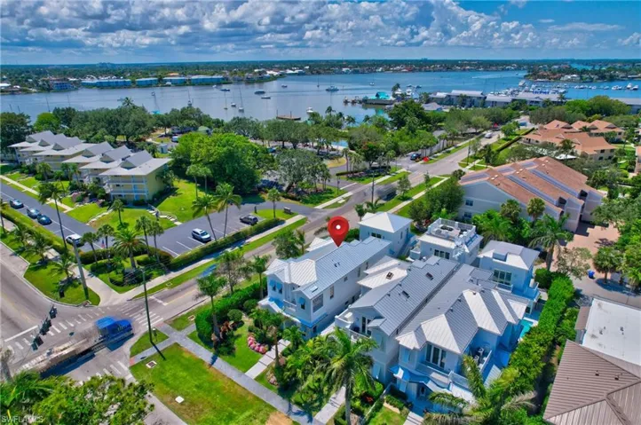 888 10th Ave S, Naples, Florida 34102