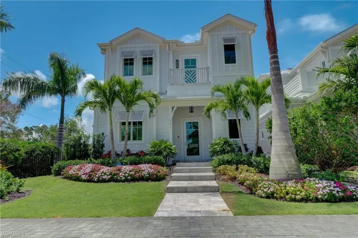 888 10th Ave S, Naples, Florida 34102