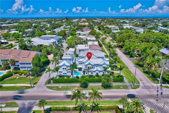 888 10th Ave S, Naples, Florida 34102