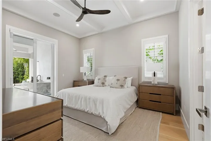 888 10th Ave S, Naples, Florida 34102