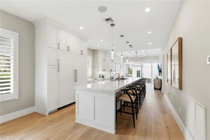 888 10th Ave S, Naples, Florida 34102