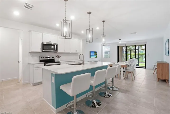 1516 Fells Cove Ln, Cape Coral, Florida 33909
