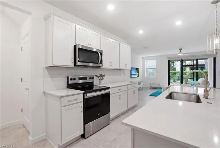 1516 Fells Cove Ln, Cape Coral, Florida 33909
