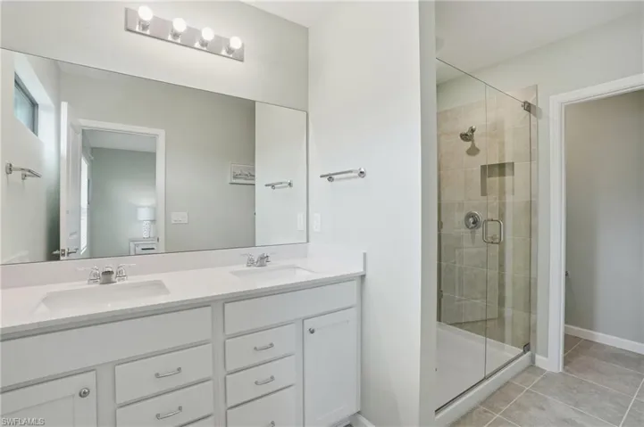 1516 Fells Cove Ln, Cape Coral, Florida 33909