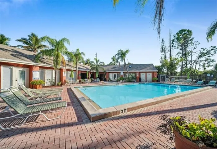 2875  Winkler  AVE, Fort Myers, FL 33916