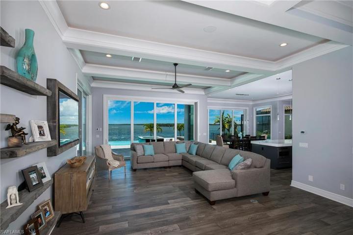 Sister Property Living room