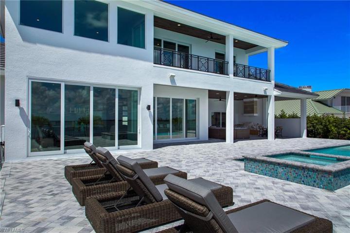 Sister Property Rear Elevation and Lounge Area