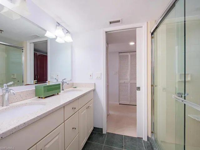 Owner's Ensuite Bath