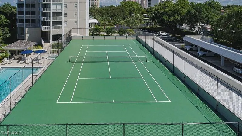 St Tropez tennis courts