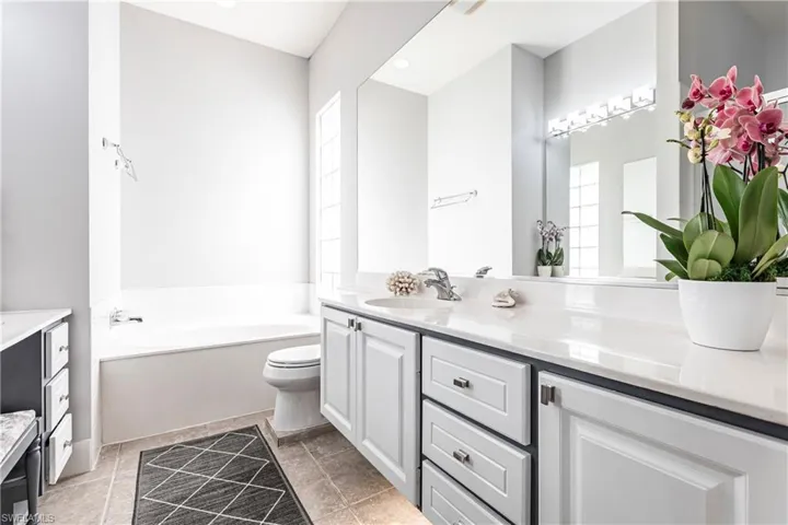 4013  Trinidad  WAY, Naples, FL 34119
