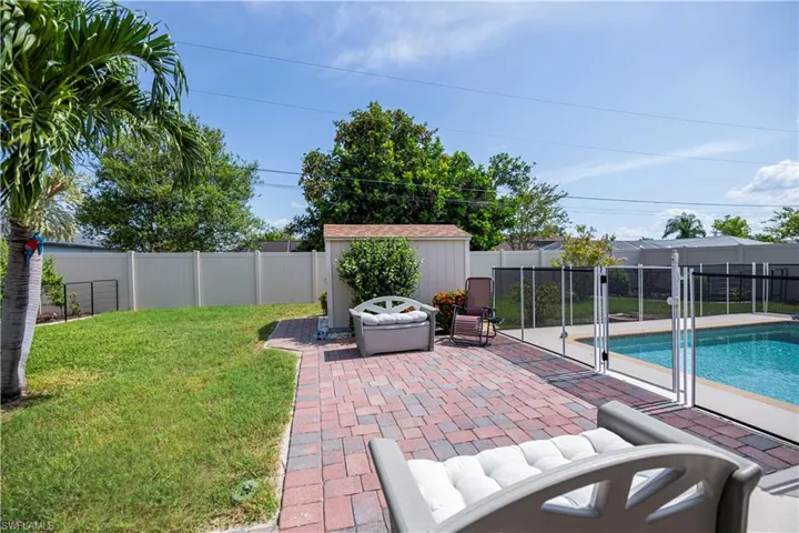 907 Se 19th Ln, Cape Coral Fl 33990