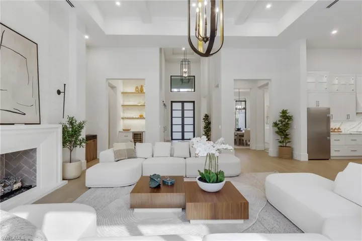 5174 Sycamore Dr, Naples, Florida 34119
