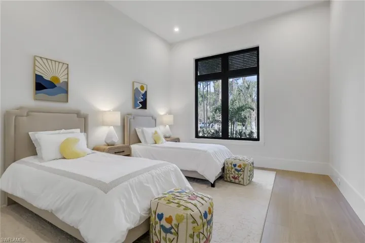 5174 Sycamore Dr, Naples, Florida 34119