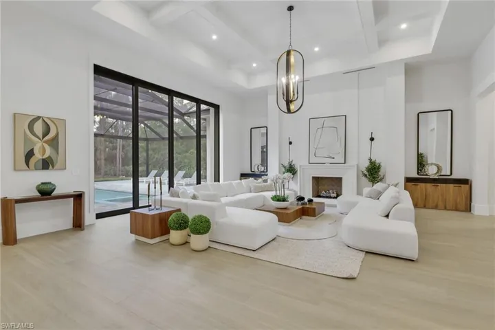 5174 Sycamore Dr, Naples, Florida 34119