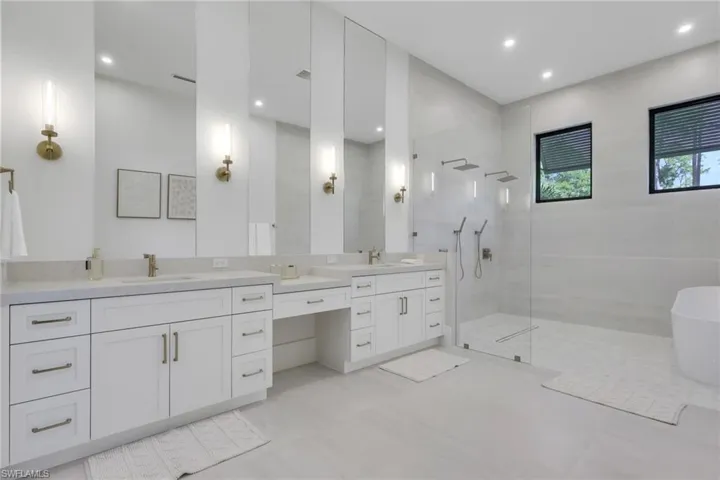 5174 Sycamore Dr, Naples, Florida 34119