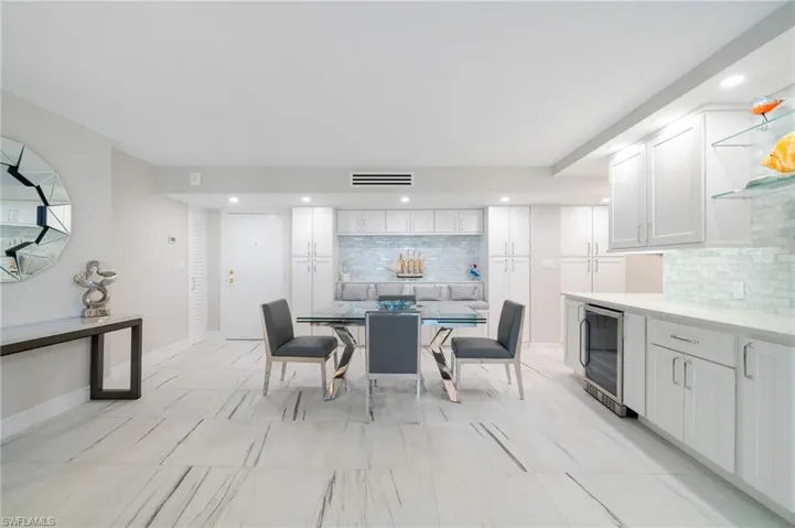 4001  Gulf Shore N BLVD, Naples, FL 34103