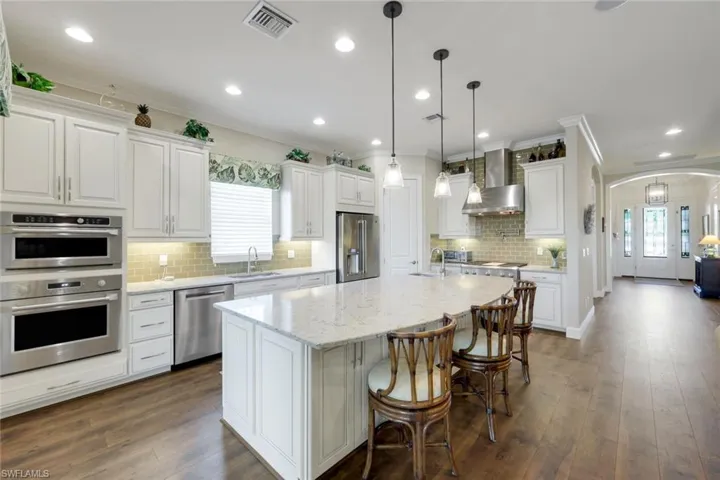 8362 Viale Cir, Naples, Florida 34114