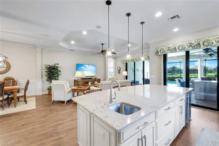 8362 Viale Cir, Naples, Florida 34114