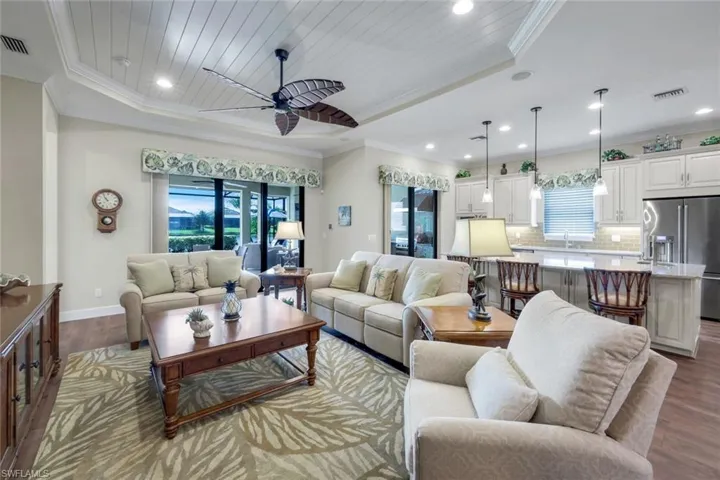 8362 Viale Cir, Naples, Florida 34114