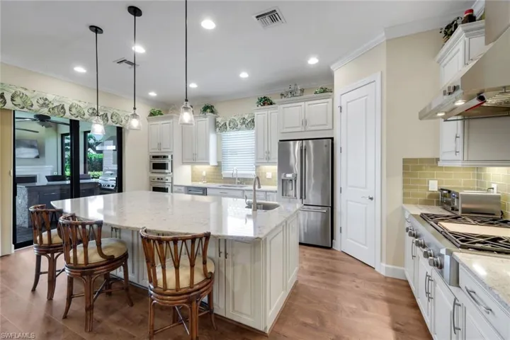 8362 Viale Cir, Naples, Florida 34114