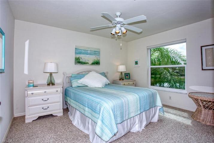 Guest room, walk-in closet