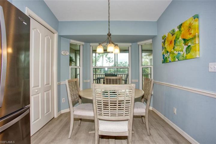 Kitchen dining