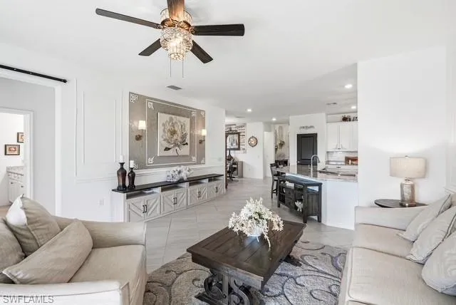 3304 Menores Way, Fort Myers, Florida 33905