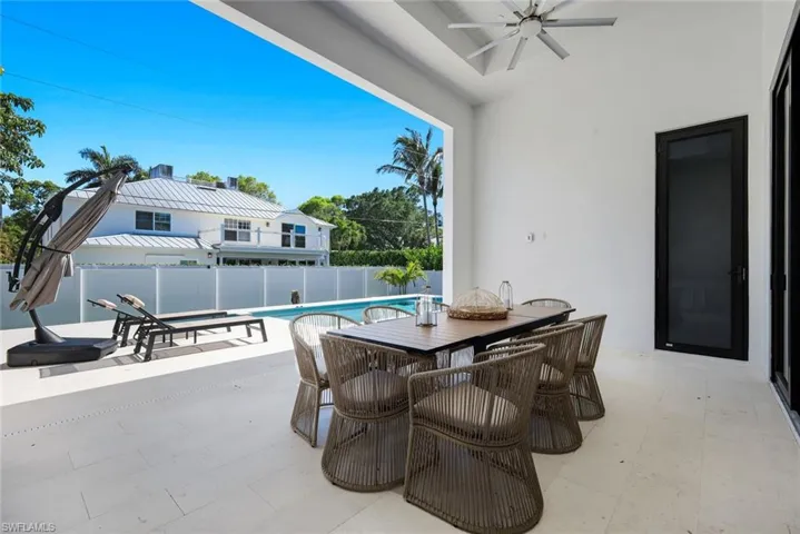 1248 13th Ave N, Naples, Florida 34102
