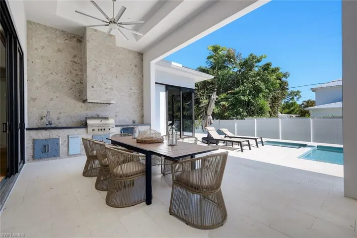 1248 13th Ave N, Naples, Florida 34102