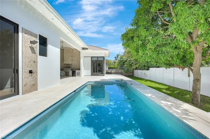 1248 13th Ave N, Naples, Florida 34102